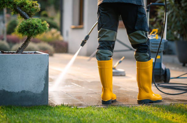 Why Choose Our Certified Pressure Washing Experts for Your Project Needs in Marianna, FL?